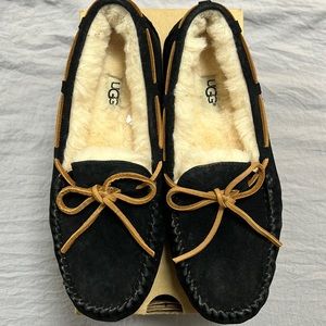 UGG Women’s Dakota